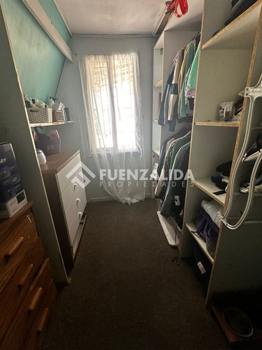 Casa En Venta De 4 Dorm. En Maipú