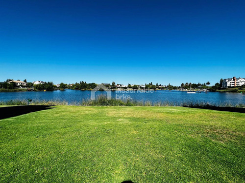 Departamento En Alquiler En Tigre, Nordelta, Barrio Portezuelo. 3 Ambientes Con Piscina! 2 Cocheras! Impecable.