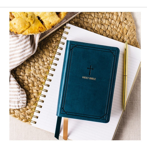 Imagen 6 de 10 de Biblia En Inglés New King James Deluxe Tamaño Compacto Aqua