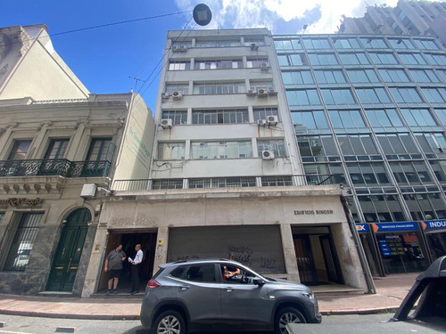 Edificio Comercial En  Ciudad Vieja.