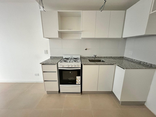 Venta Dpto 2 Amb C.cochera En Stoslugares-permuta-