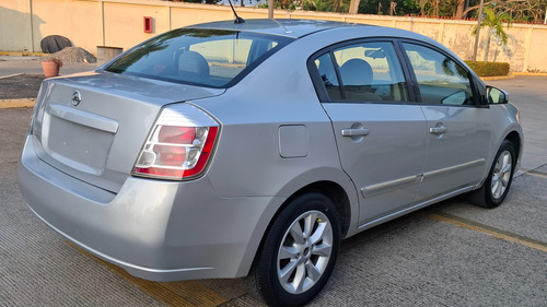 Nissan Sentra 2.0 Emotion 6vel Ee Mt