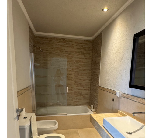 Venta Departamento De 5 Ambientes En Barrio Buenos Aires Village