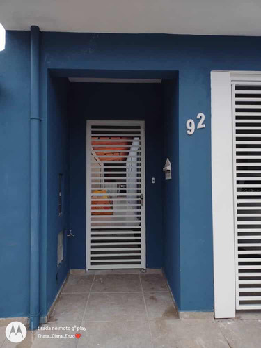 Casa Térrea Reformada Com Closet, Suite, Dois Dormitórios
