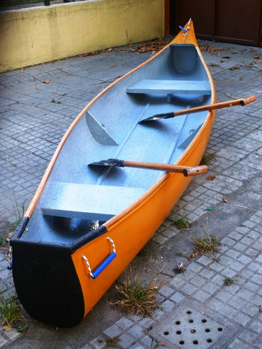 Canoas Canadienses, 5 M Eslora, 0.90 M De Manga Nuevas.