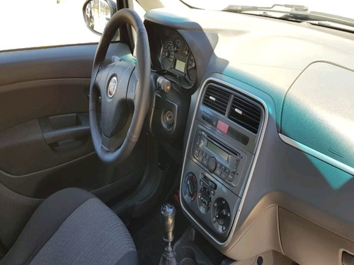Imagem 8 de 14 de Fiat Punto Essence 1.6 16v Flex