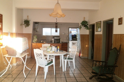 Imagen 6 de 21 de En Block! Dos Hermosos Chalet 3 Amb. Casa/chalet Sola En Lote | Santa Teresita