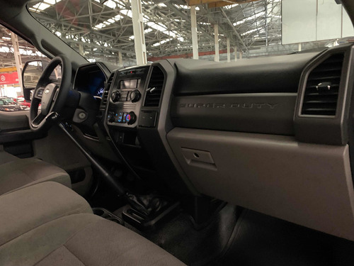 Imagen 9 de 12 de Ford F350 6.3l Xl Super Duty Std 6 Vel Caja Seca 2018