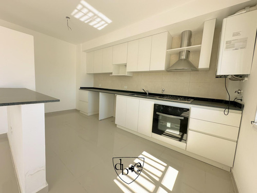 Venta De Departamento Tipo Duplex De 2 Ambientes En Pozo En Adrogué