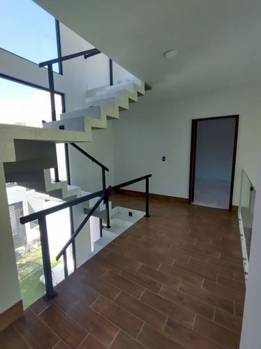 Casa Minimalista En Venta En Burgos Bugambilias, Temixco Morelos.