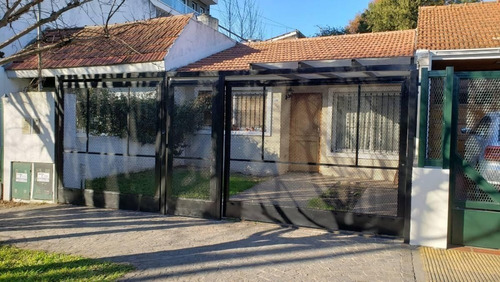 Casa Totalmente Reciclada En Exclusiva Ubicación