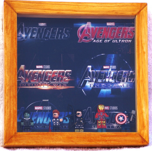 Cuadro De Personajes Avengers Miniatura 