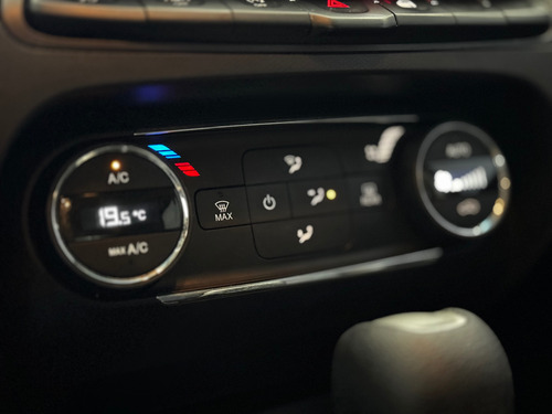 Fiat Cronos 1.8 Precision 16v Flex Aut. 4p