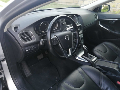 Imagen 12 de 14 de Volvo V40 2017 2.0 Inspirion Awd T5 Cross Country At