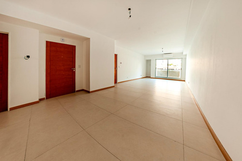 Venta Departamento En Palermo Piso Entero Con Balcón. 4 Ambientes Con Dependencia