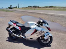 Comprar La Moto Está Sin Detalles A Entera Revisión.