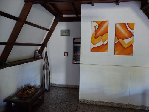 Imagen 6 de 18 de Casa Quinta En Barrio Los Bosquecitos!!!