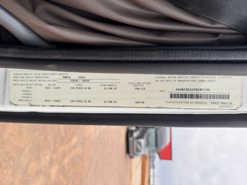 Tractocamión 2015 Volvo Vnl670 - D13 - Automático
