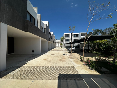 Casa En Renta De 2 Recamaras Con Piscina Al Norte De Mérida, Yucatán.