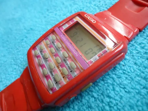 Casio Reloj Calculadora Red Retro Para Mujer