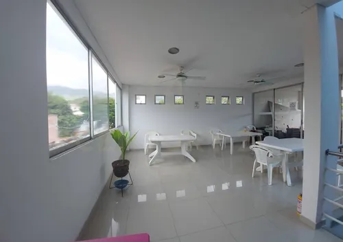 Alquiler Oficinas En La Flora 615mts2