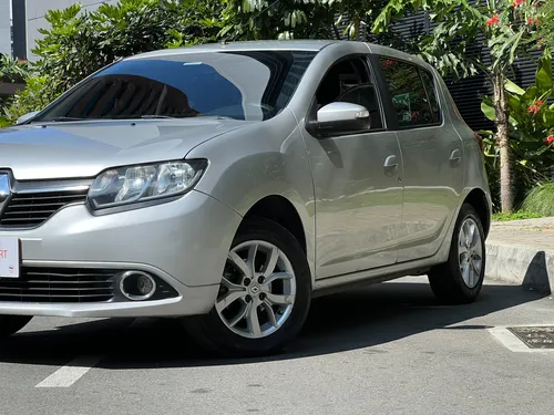 Renault Sandero 1.6 Intens / At