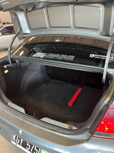 Volkswagen Voyage 1.6 Highline 101cv