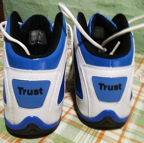Imagen 4 de 6 de Botas De Basquetbol , Cuero Nuevas