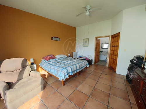 Casa En Venta En Fracc. Brisas De Cuautla De Un Nivel Con Alberca.