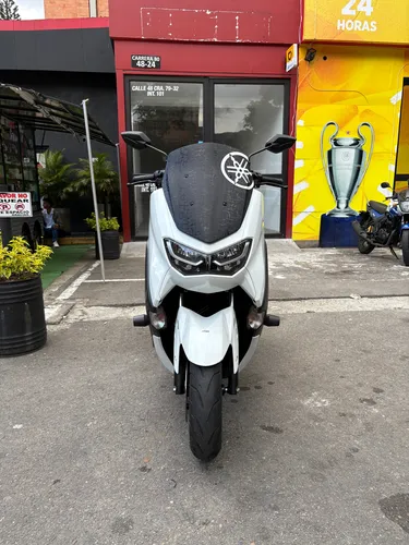 Yamaha N-max Connected
