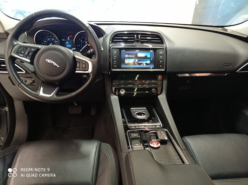 Jaguar F-pace 2.0t 180hp