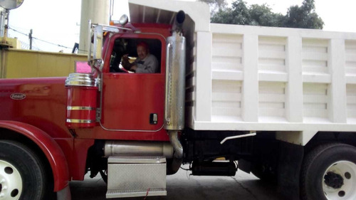 Imagen 11 de 15 de Camión De Volteo Peterbilt