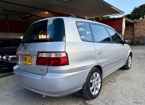 Kia Carens 2.0 Lx 7 Cool