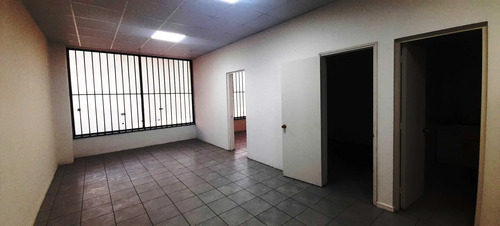 Gran Local Comercial Con Doble Frente   (177026)