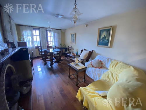 Imagen 3 de 21 de Venta Casa 4 Ambientes Con Jardín, Cochera Y Gran Fondo Libre Con Piscina En Don Bosco (30204)