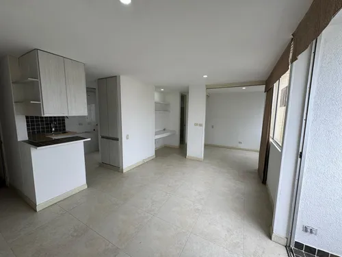Se Alquila Amplio Apartamento Con Aire En Bochalema Central
