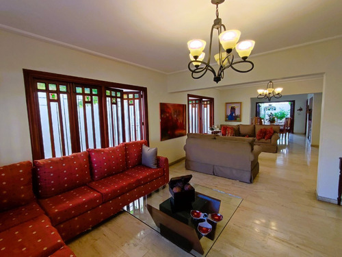 Casa En Venta En La Castellana De 3 Habitaciones