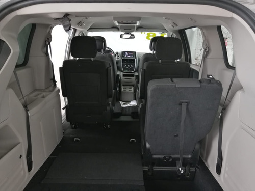 Imagen 14 de 15 de Dodge Grand Caravan 2018 3.6 Se At
