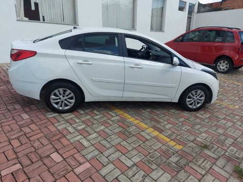 Imagem 6 de 11 de Hyundai Hb20s 1.0 M Comfort 2014