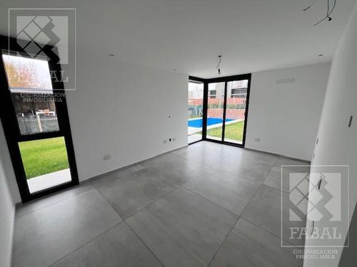 Casa Venta Barrio Privado Sauces Del Limay, 3 Dormitorios (suite), 4 Baños Y Jardín Con Pileta