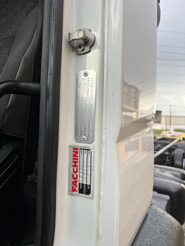 Vw 24280 Ano 2015 Com Ar Condicionado