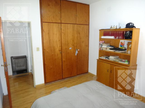 Casa Alquiler O Venta Santa Genoveva, 3 Dormitorios, 3 Baños, Quincho-garaje Y Jardín