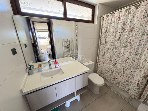 Departamento En Venta De 4 Dorm. En Lo Barnechea