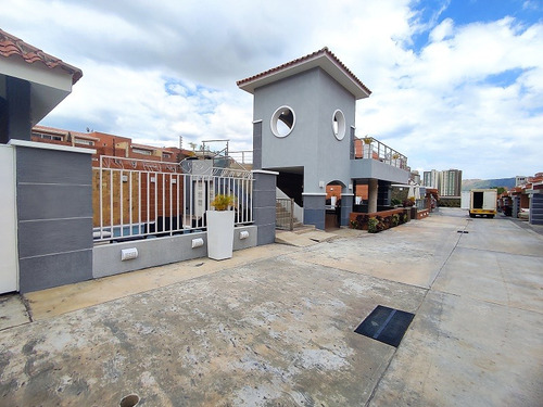 Townhouse De 3 Niveles En Terrazas De Camoruco, Valles De Camoruco, Valencia Edo. Carabobo (obra Blanca)jgcs