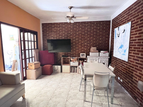 Venta Casa 3 Amb - Cochera Quincho Jardin. Palomar