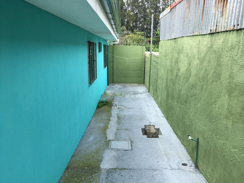 Imagen 3 de 12 de Casa De 3 Cuartos, 1 Baño, Espacio Para Carro, Muy Segura