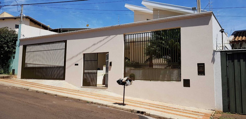 Casa Térrea Em São Carlos/sp Com Ótimo Acabamento E Localização Privilegiada
