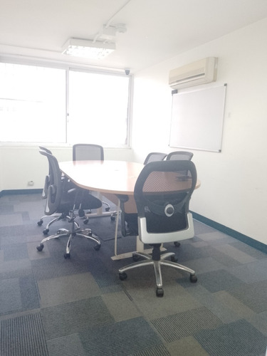 Se Alquila Oficina En Avda. Libertador 102m2