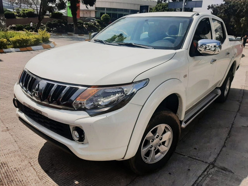 Imagen 1 de 6 de Mitsubishi L200 2018 2.4 Cabina Doble 4x2 Mt