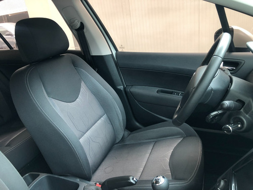 Imagen 4 de 14 de Peugeot 408 Allure Hdi Nav